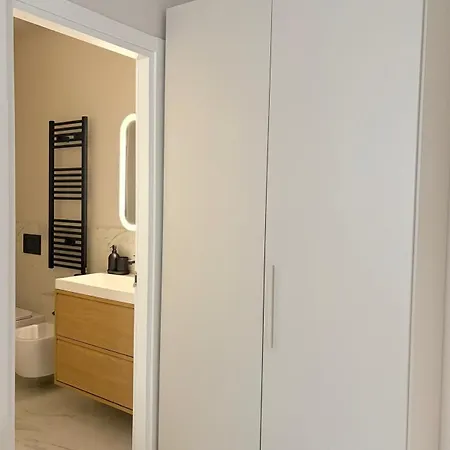 Apartment Aura